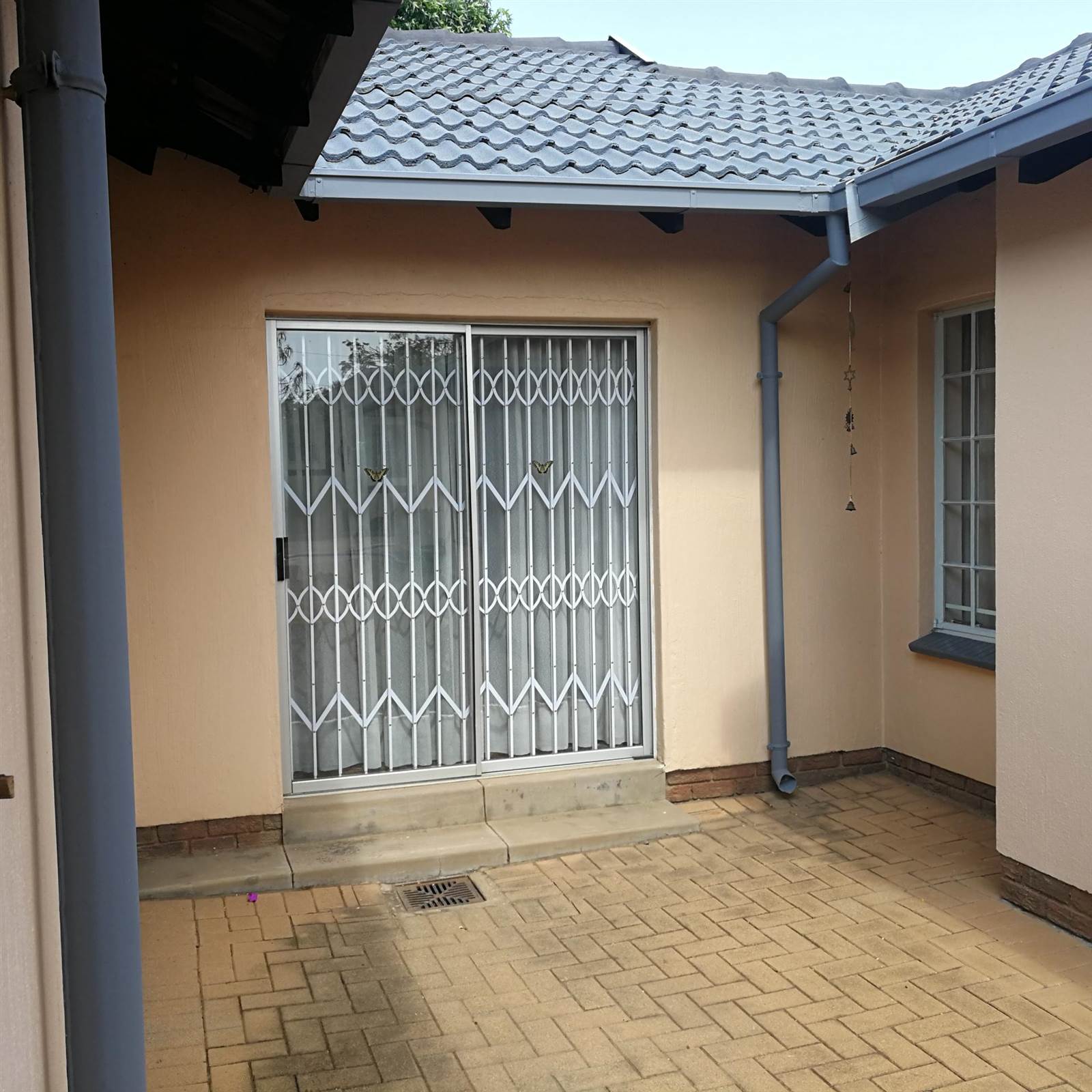 5 Bed House in Garsfontein photo number 11