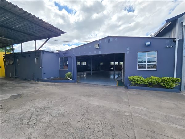 400 m² Industrial space 400 m² Industrial space