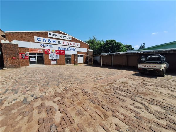 1 425 m² Commercial space 1 425 m² Commercial space