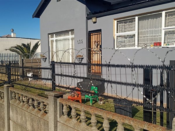 2 Bedroom House