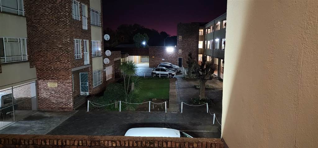 2 Bed Apartment in Potchefstroom Central photo number 19