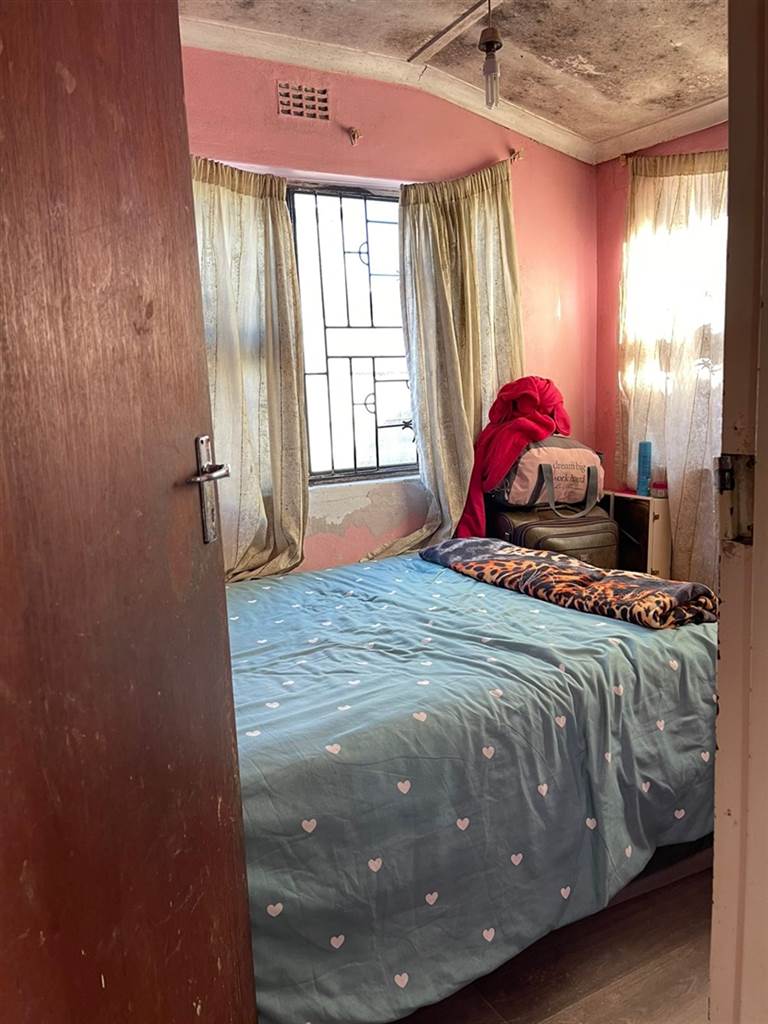 3 Bed House in Khayelitsha photo number 10