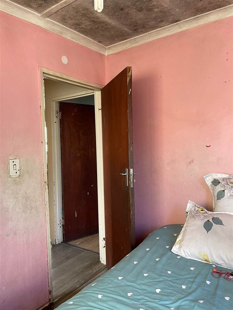 3 Bed House in Khayelitsha photo number 12
