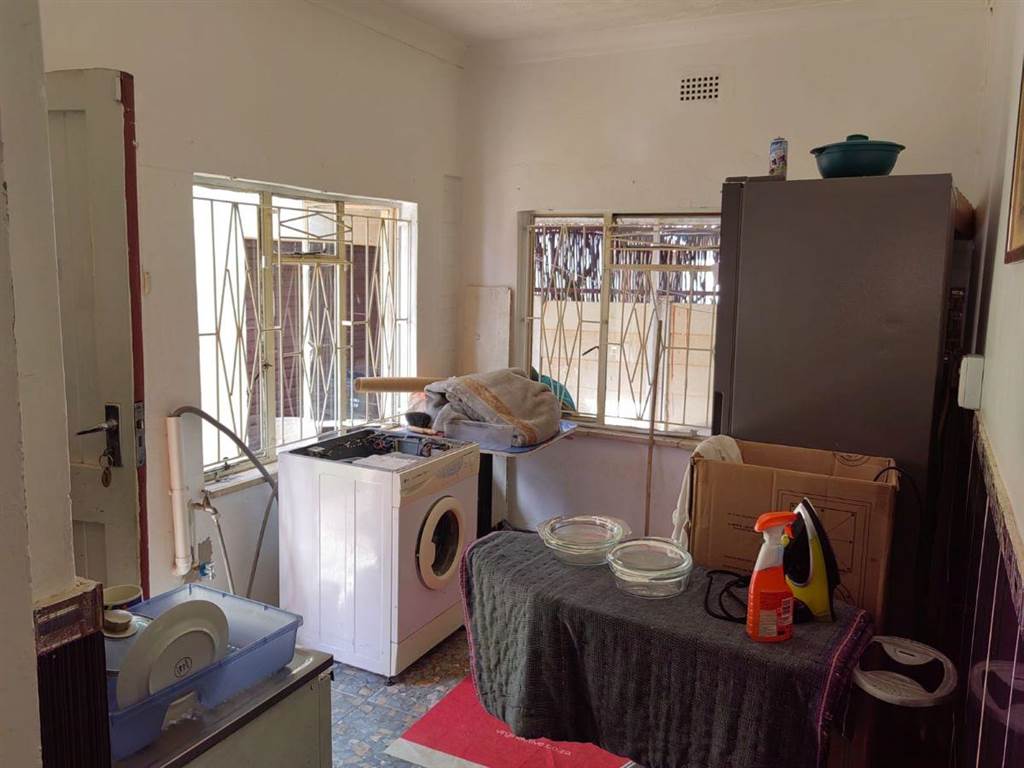 4 Bed House in Lenasia photo number 14