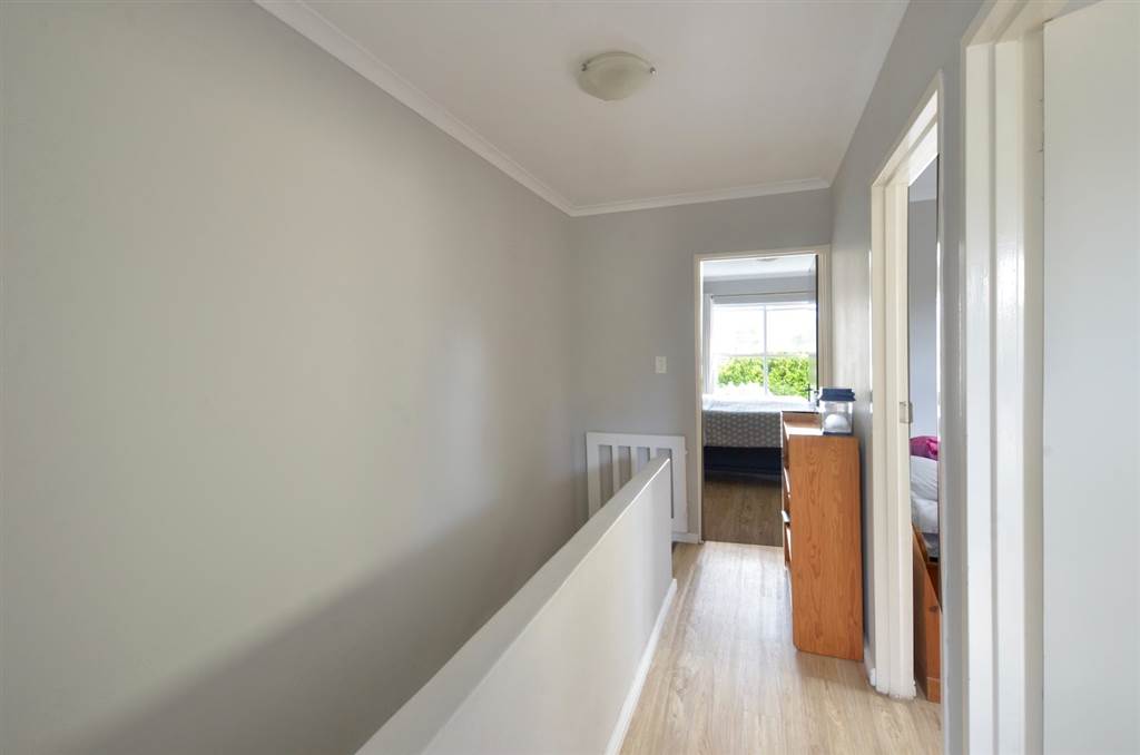 3 Bed House in Plumstead photo number 16