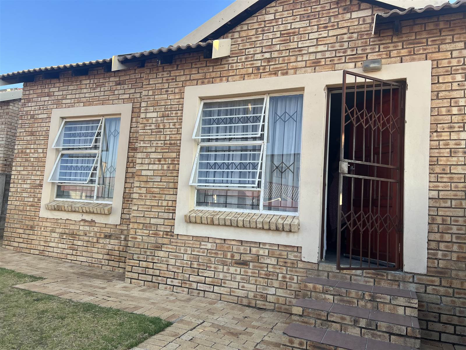 2 Bed Townhouse in Olievenhoutbosch photo number 25