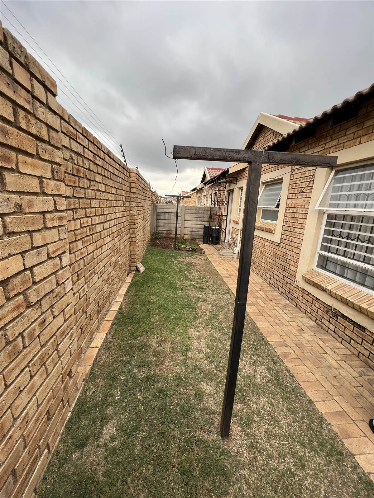 2 Bed Townhouse in Olievenhoutbosch photo number 20