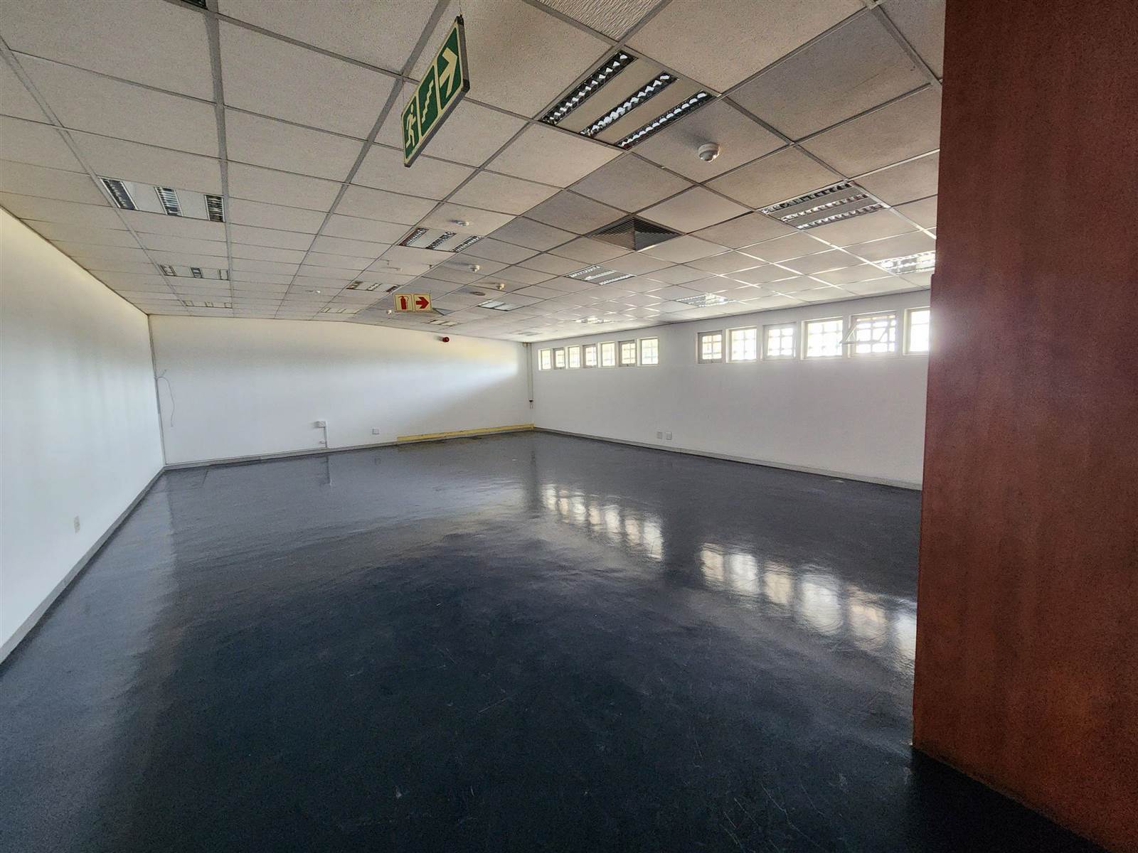 500  m² Commercial space in Triangle Farm photo number 2