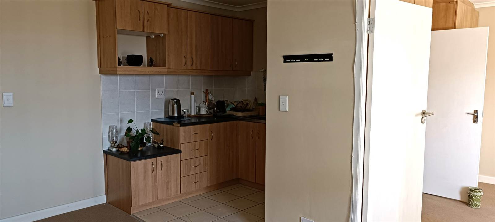 1 Bed Apartment in Middedorp photo number 3