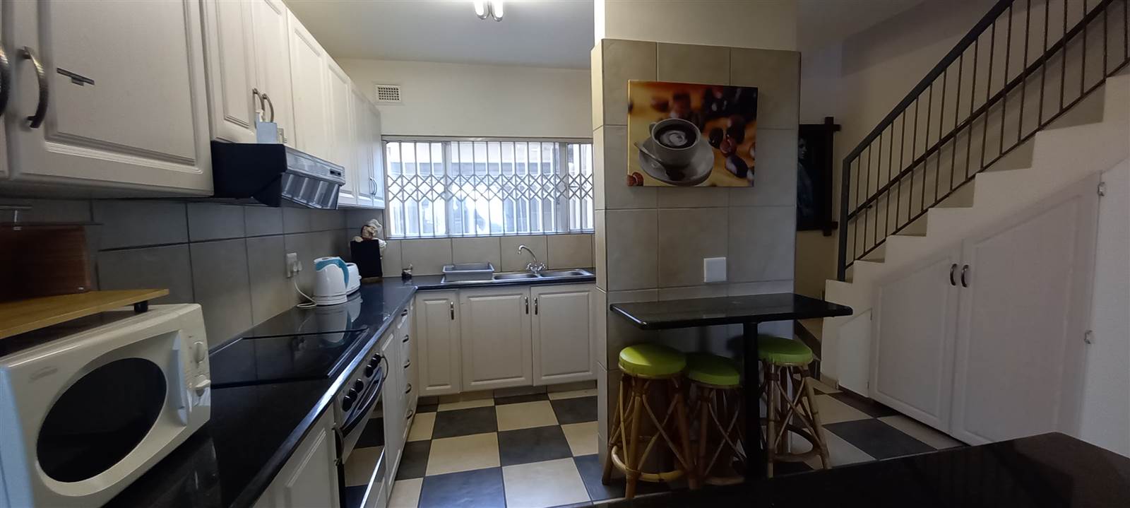 3 Bed Townhouse in Winklespruit photo number 9