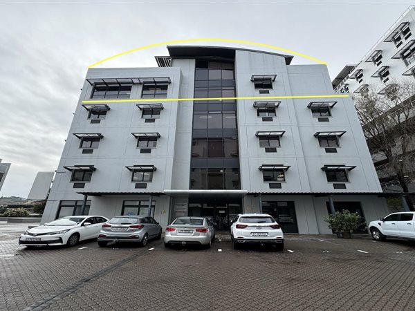 787  m² Commercial space