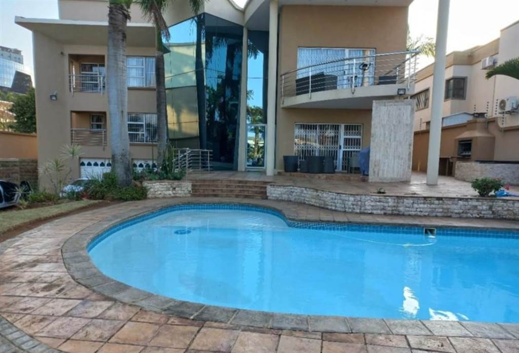 5 Bed House in Umhlanga Rocks photo number 1