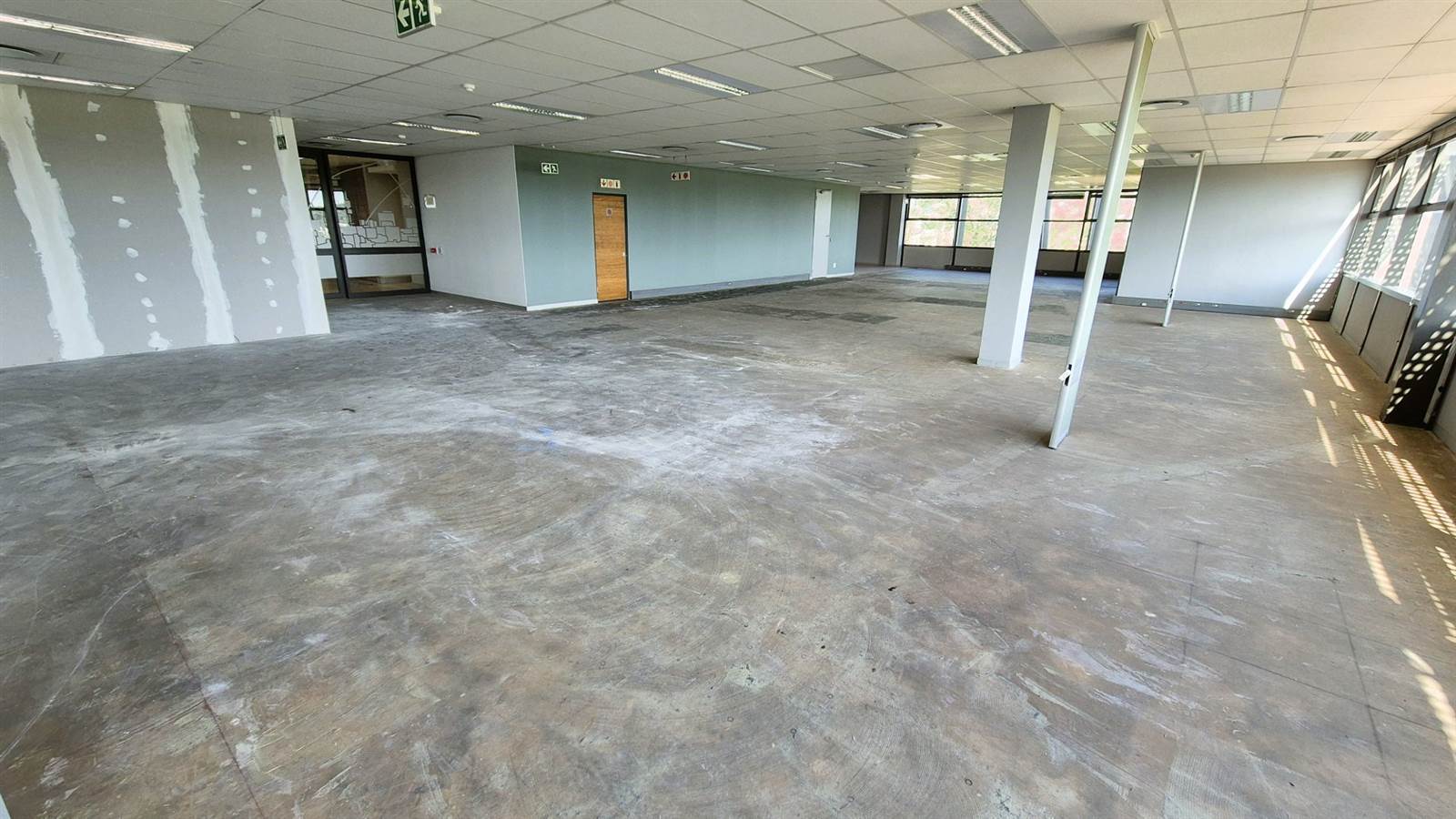 380  m² Office Space in Ashlea Gardens photo number 11