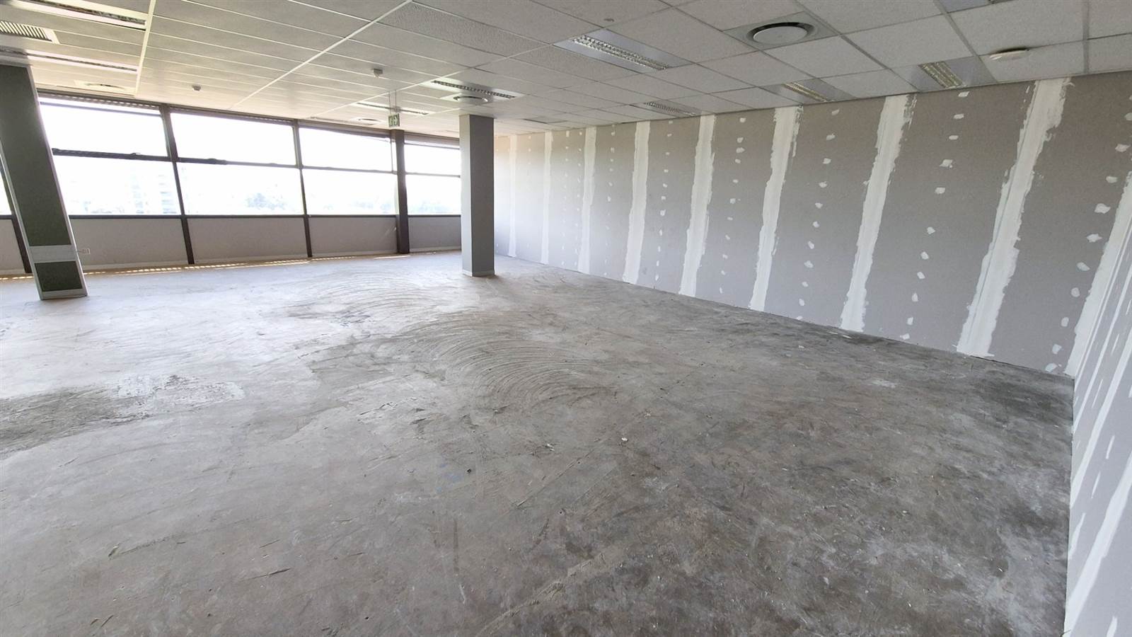 380  m² Office Space in Ashlea Gardens photo number 3