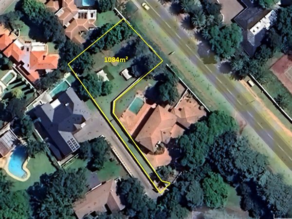 1 084 m² Land