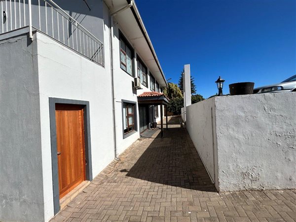 388  m² Commercial space in Jeffreys Bay