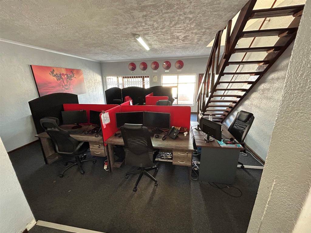 388  m² Commercial space in Jeffreys Bay photo number 2