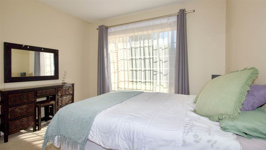 2 Bed Apartment in Highveld photo number 11