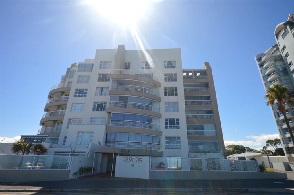 3 Bed Apartment in Southernwood photo number 1