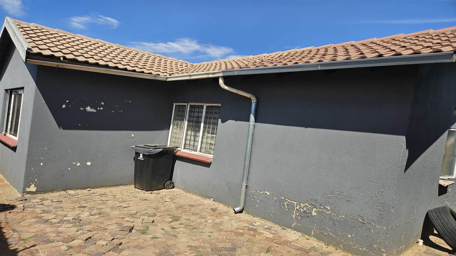 2 Bed House in Daveyton photo number 17