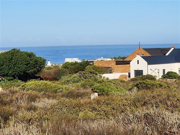 675 m² Land available in Grotto Bay
