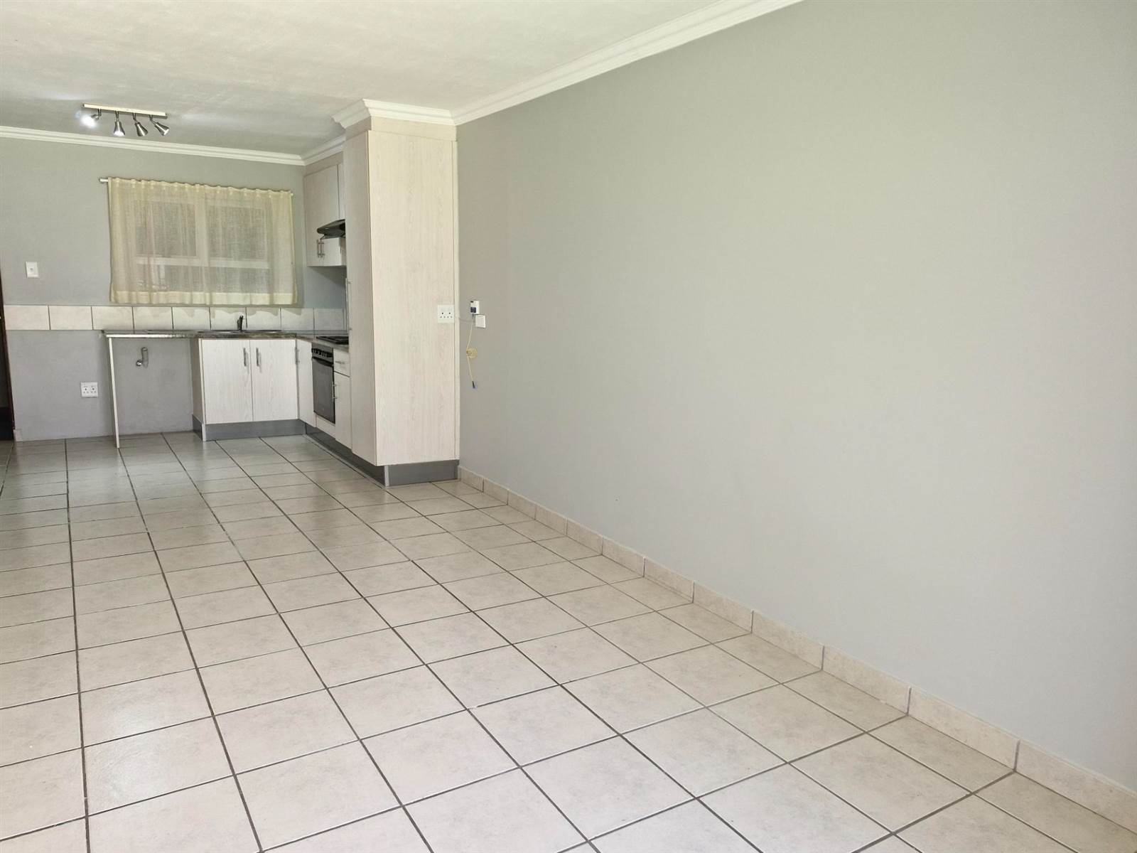 2 Bed Apartment in Island View photo number 3