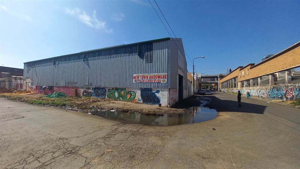 2220  m² Industrial space in Newtown photo number 2