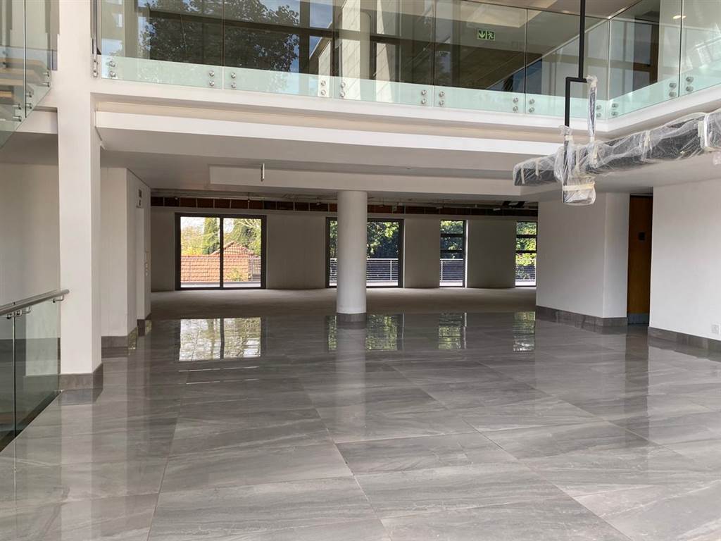 3515  m² Commercial space in Rosebank photo number 2