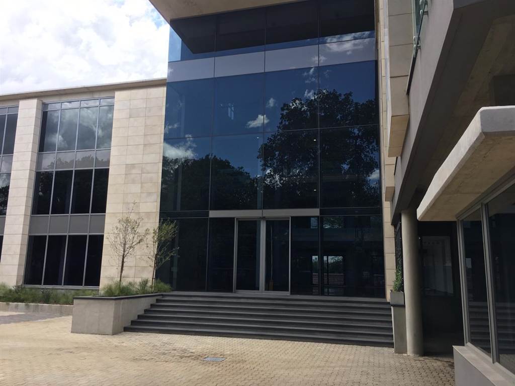3515  m² Commercial space in Rosebank photo number 1