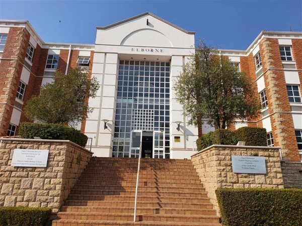 320  m² Commercial space in Fourways