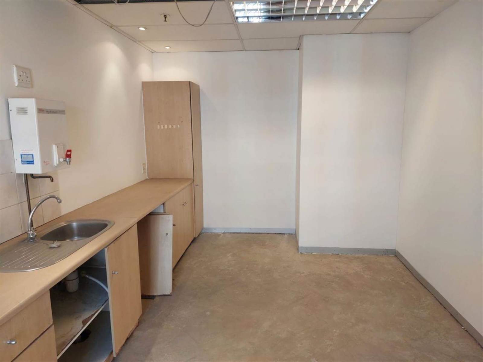 320  m² Commercial space in Fourways photo number 10