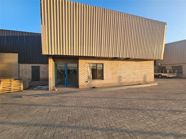 486 m² Industrial space 486 m² Industrial space