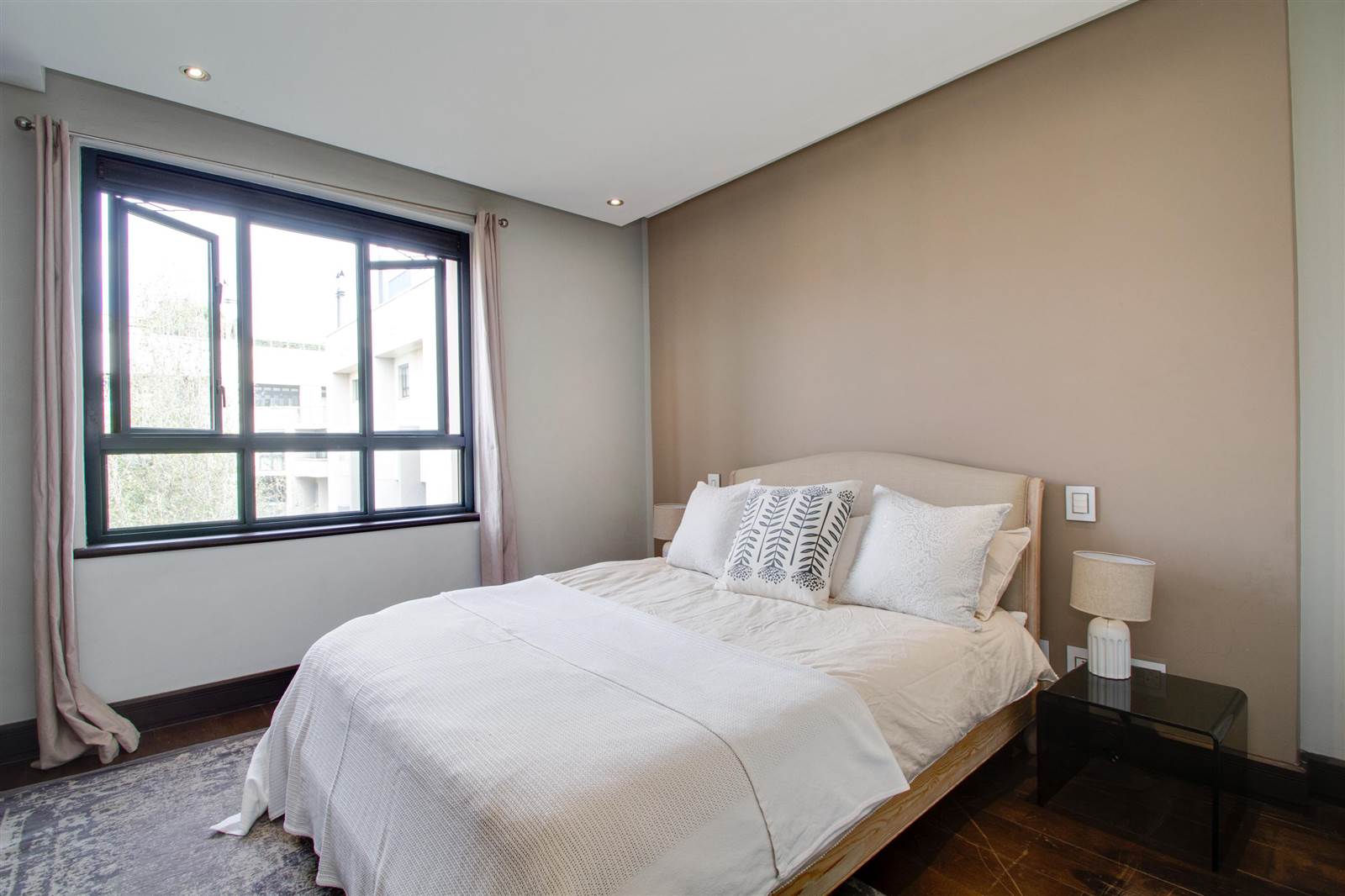 2 Bed Apartment in Melrose Arch photo number 24