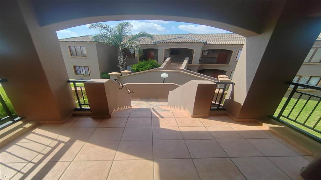 3 Bed Townhouse in Helderwyk photo number 14