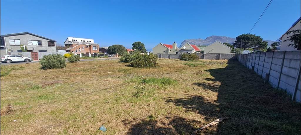 1190 m² Land available in Kleinmond photo number 4