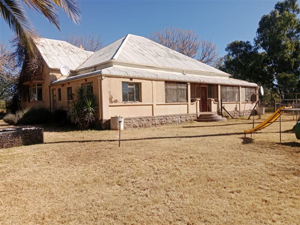 4 Bedroom House 4 Bedroom House