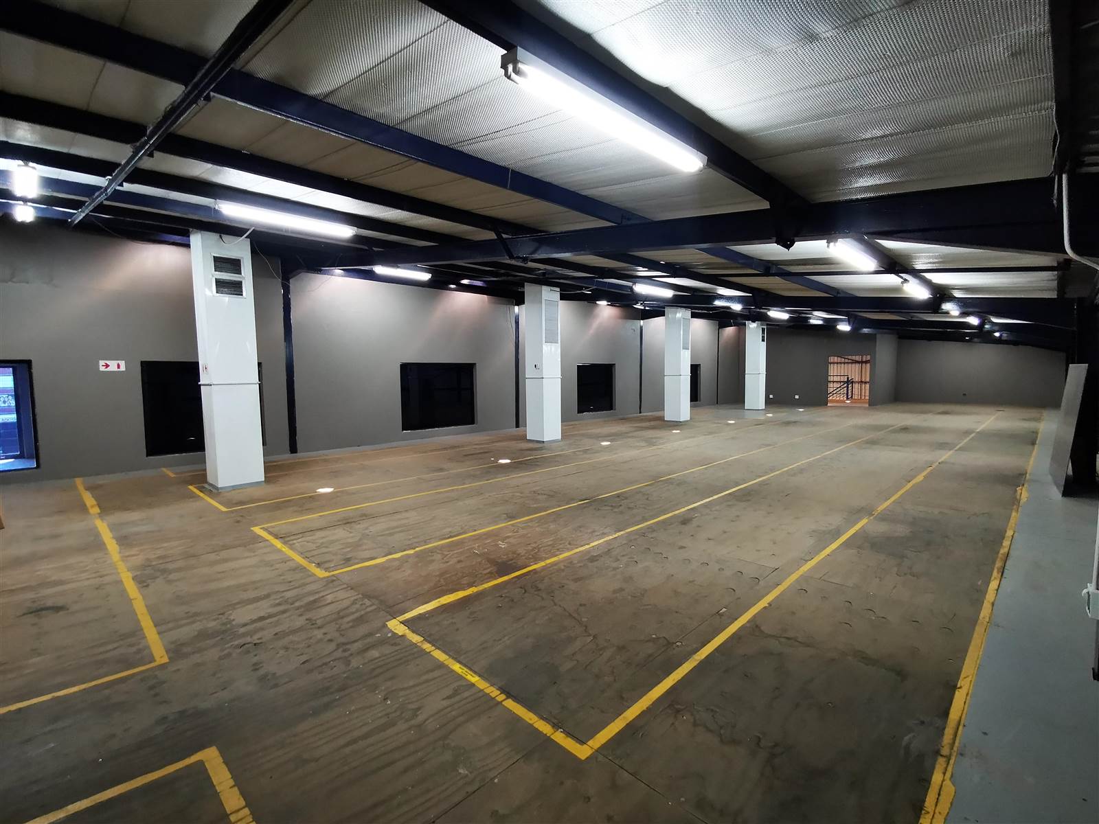 1386  m² Industrial space in North Riding photo number 3