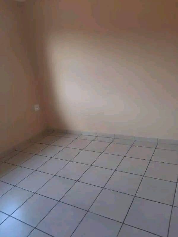 2 Bed House in Mohlakeng photo number 10