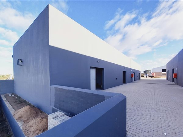 100 m² Commercial space 100 m² Commercial space