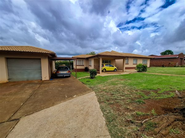 4 Bedroom House 4 Bedroom House