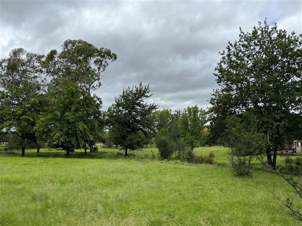 2 473 m² Land