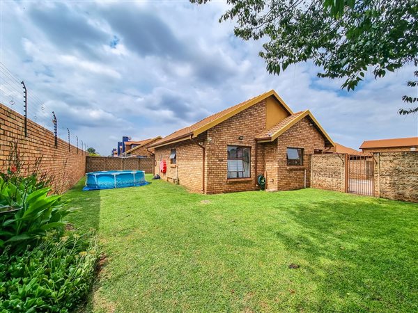 2 Bedroom House 2 Bedroom House