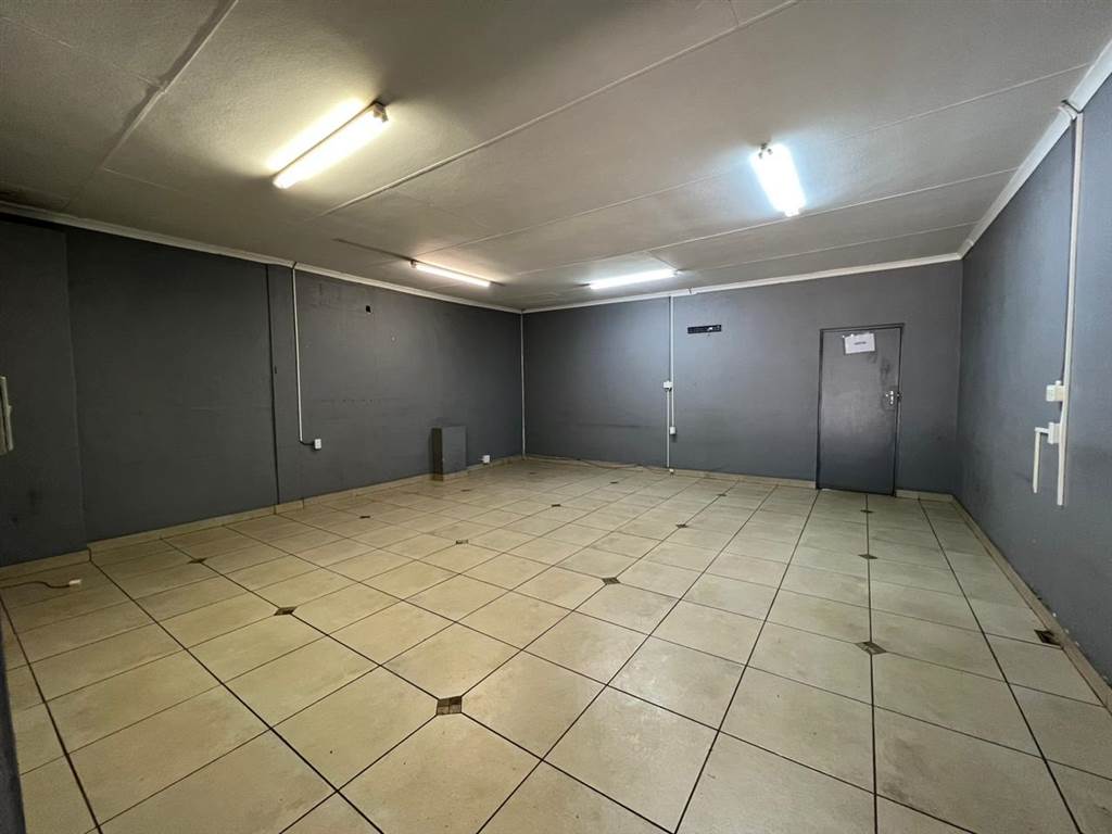 4600  m² Industrial space in Germiston South photo number 15