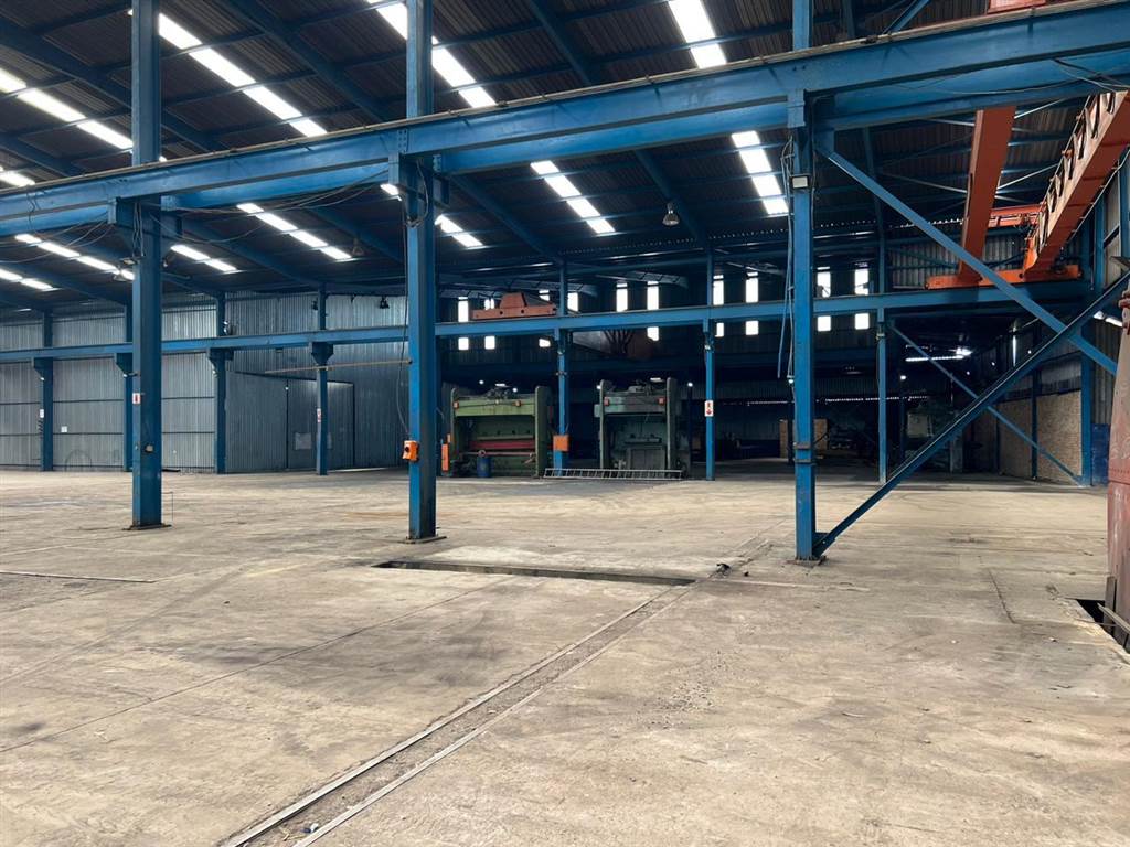 4600  m² Industrial space in Germiston South photo number 11