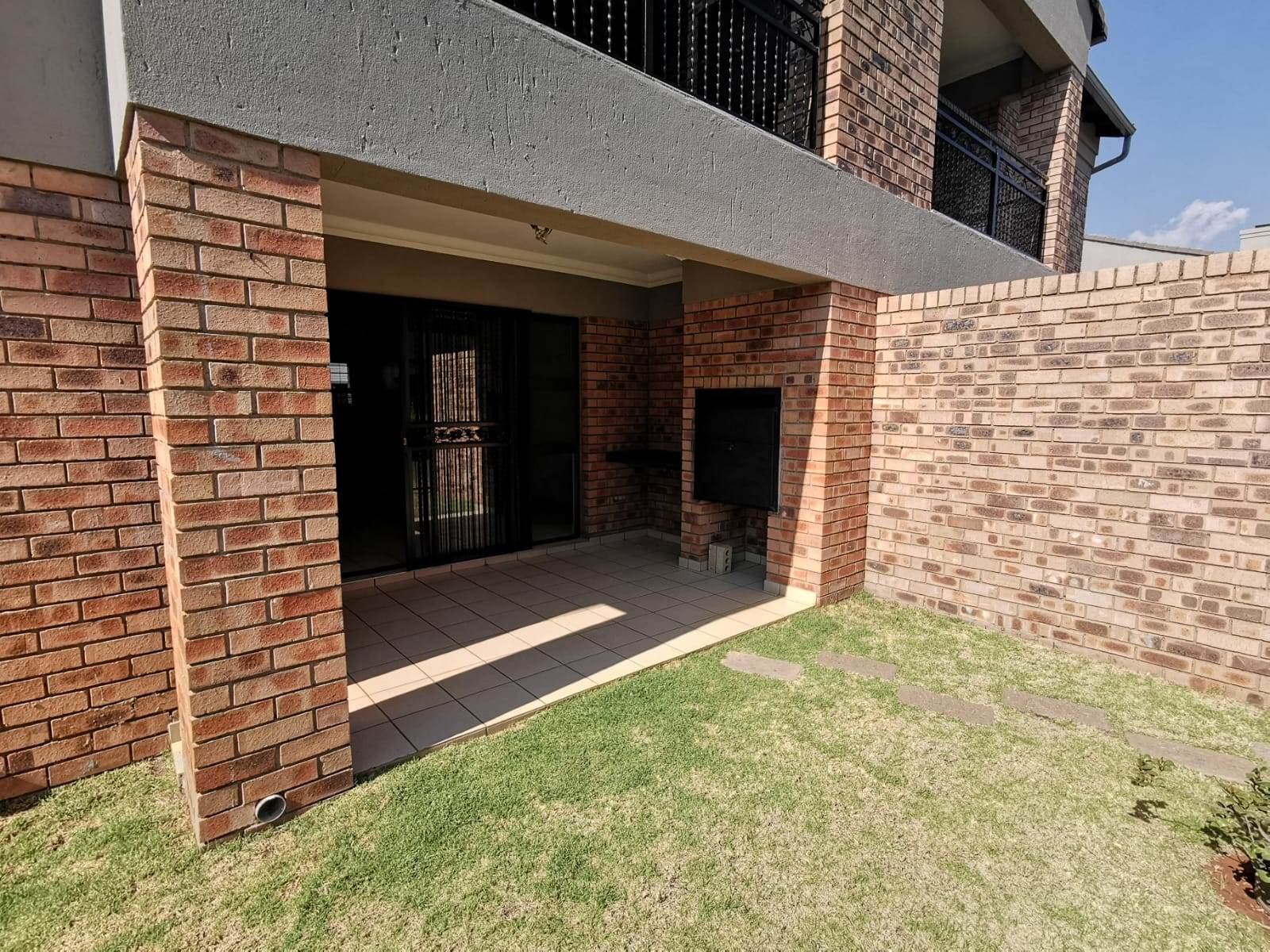 2 Bed Apartment in Boksburg North photo number 13