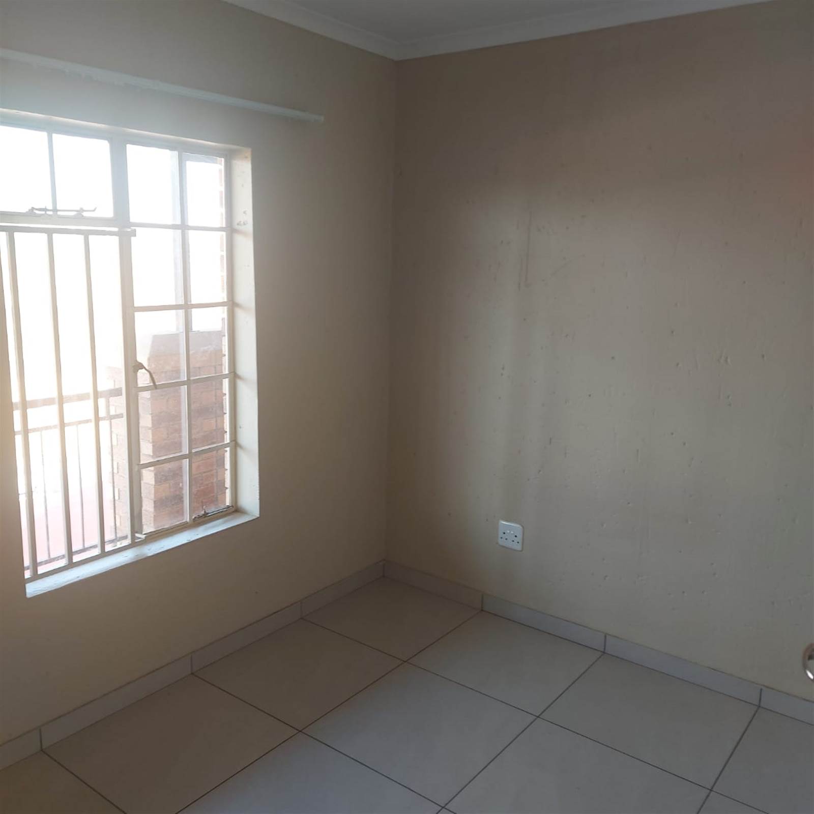 2 Bed Apartment in Boksburg North photo number 14