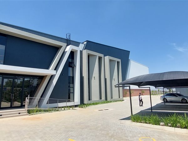 5773  m² Industrial space in Louwlardia