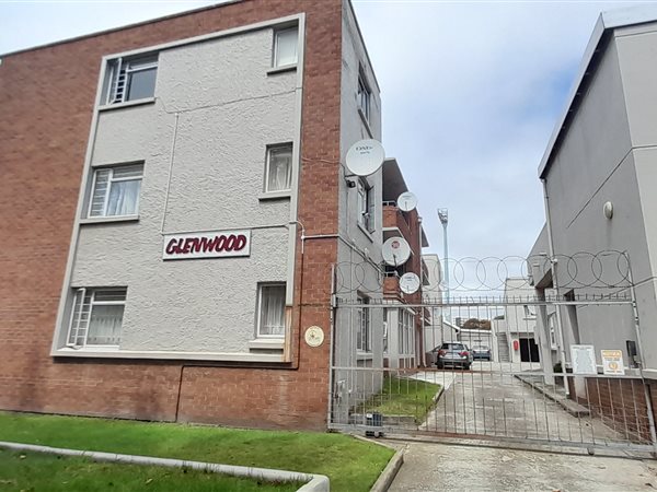2 Bed Apartment in Richmond Hill