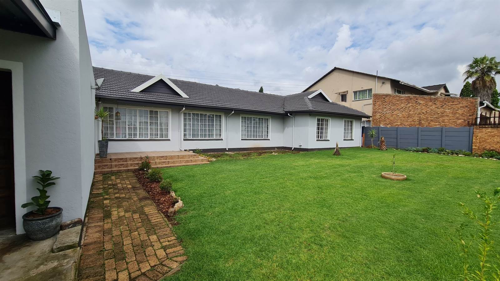 4 Bed House in Boksburg South photo number 3