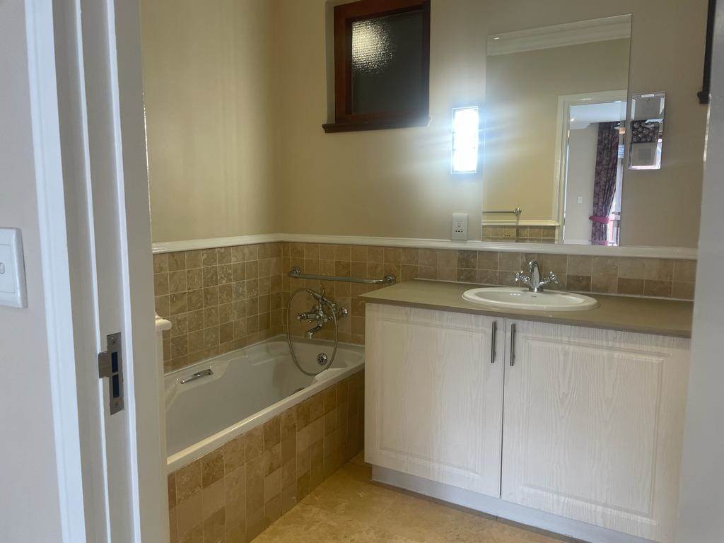 2 Bed Apartment in Waterfall Hills Mature Lifestyle Estate photo number 12